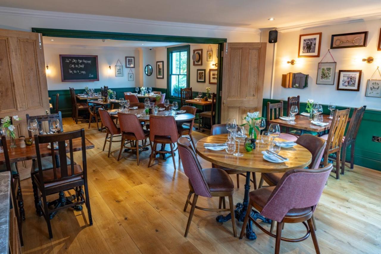 Albert Arms エッシャー エクステリア 写真