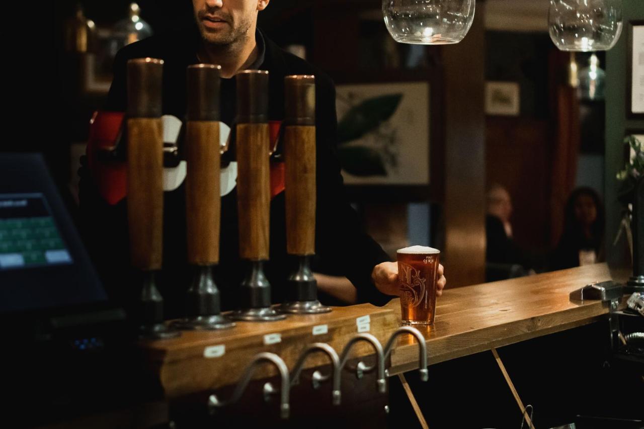 Albert Arms エッシャー エクステリア 写真