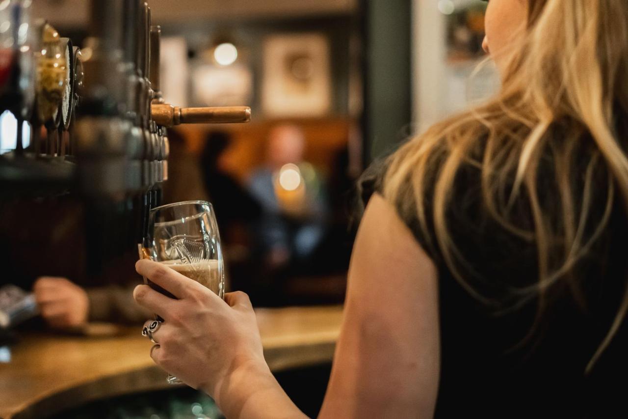 Albert Arms エッシャー エクステリア 写真